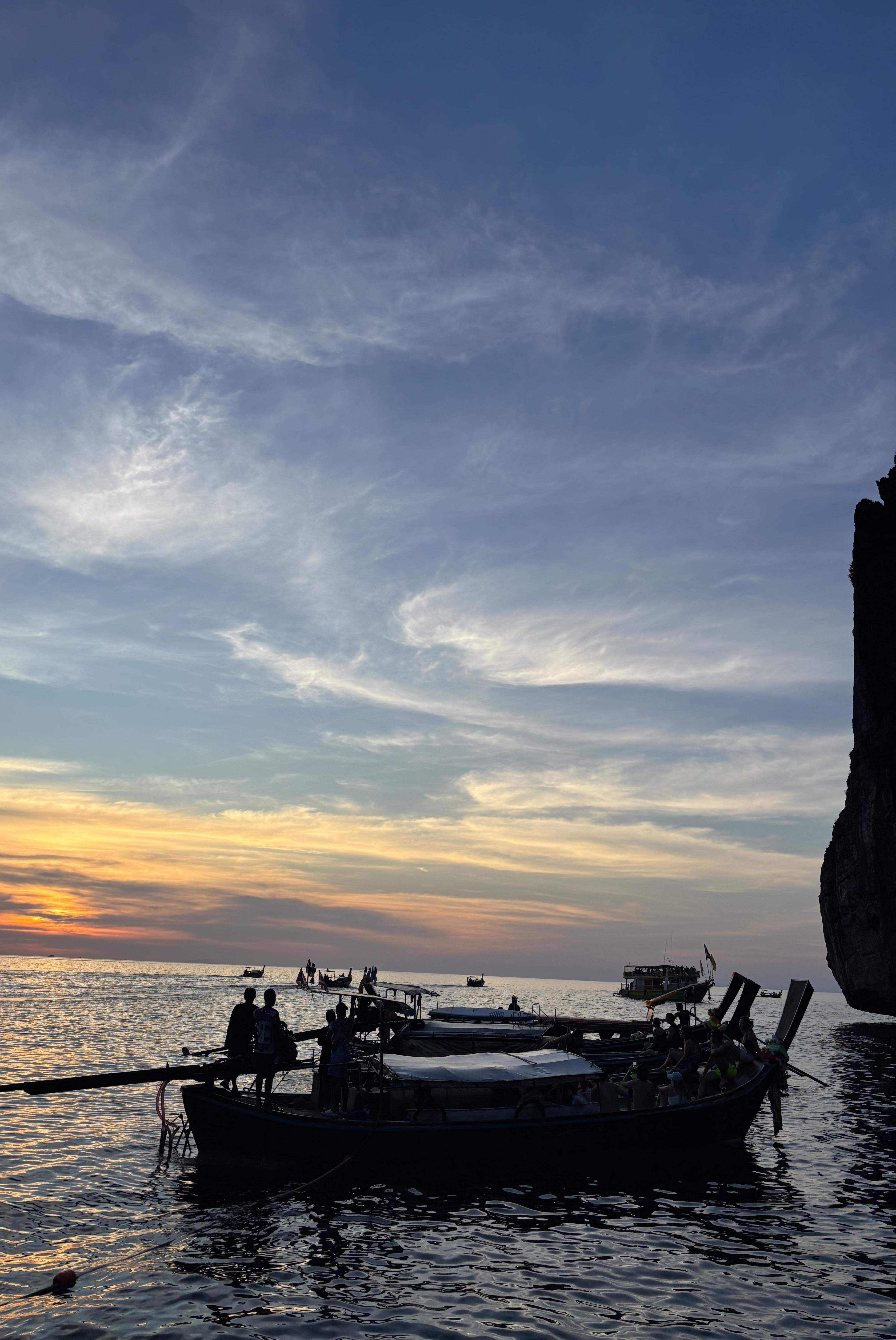Phi Phi 8